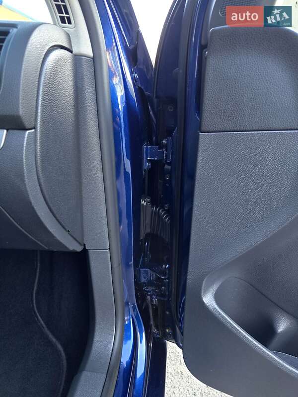 Хэтчбек Volkswagen Golf 2008 в Полтаве