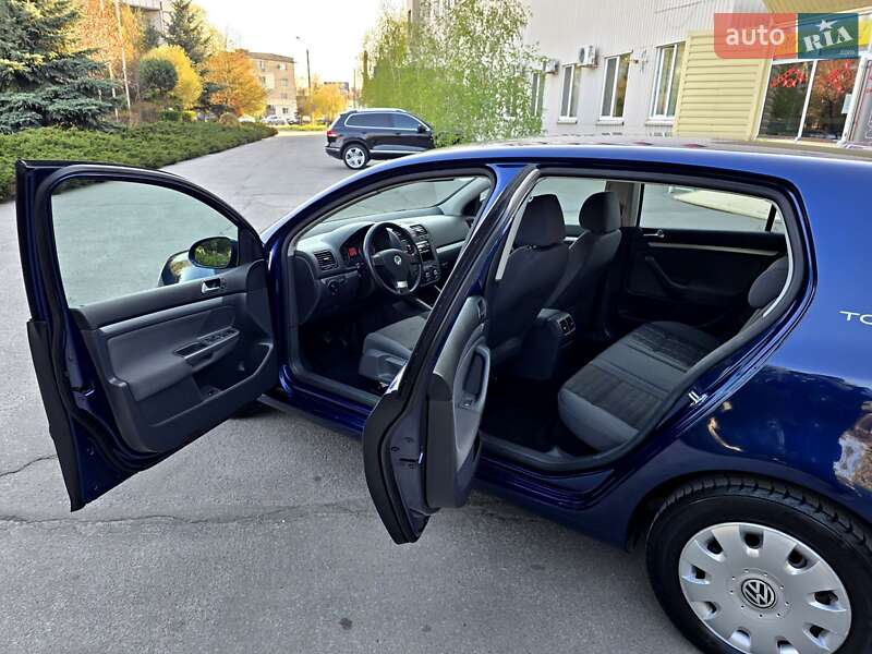 Хэтчбек Volkswagen Golf 2008 в Полтаве