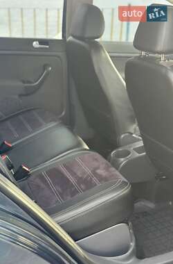 Хетчбек Volkswagen Golf 2007 в 