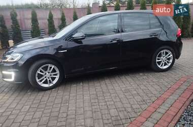 Хэтчбек Volkswagen Golf 2018 в 