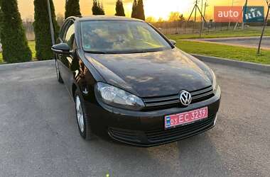 Хетчбек Volkswagen Golf 2009 в 