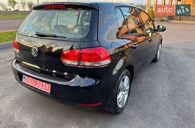 Хетчбек Volkswagen Golf 2009 в 