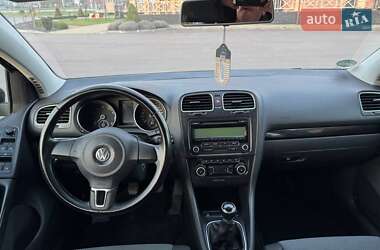 Хетчбек Volkswagen Golf 2009 в 