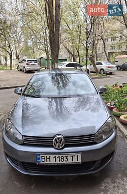 Универсал Volkswagen Golf 2010 в 