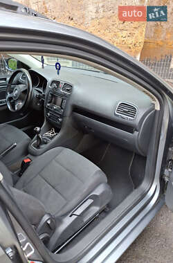 Универсал Volkswagen Golf 2010 в 