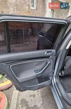 Универсал Volkswagen Golf 2010 в 