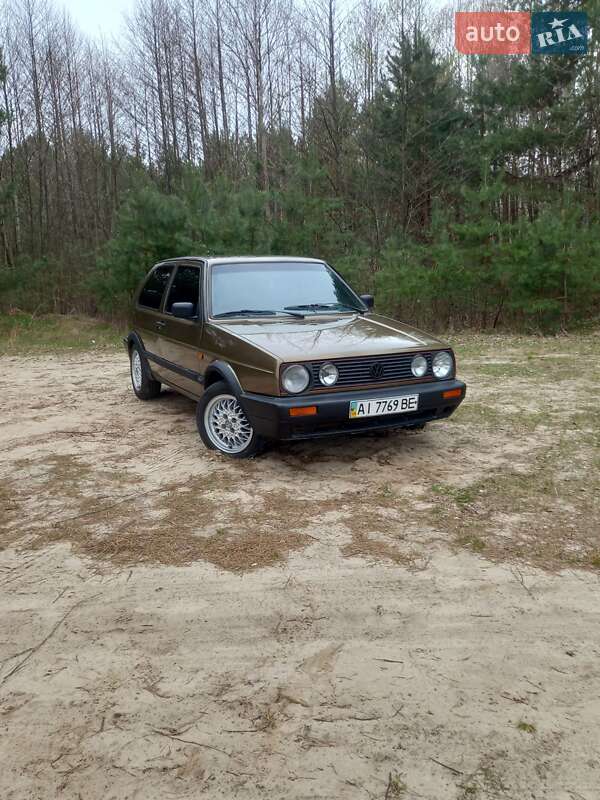 Хэтчбек Volkswagen Golf 1986 в 