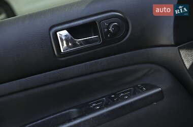 Хэтчбек Volkswagen Golf 2003 в 