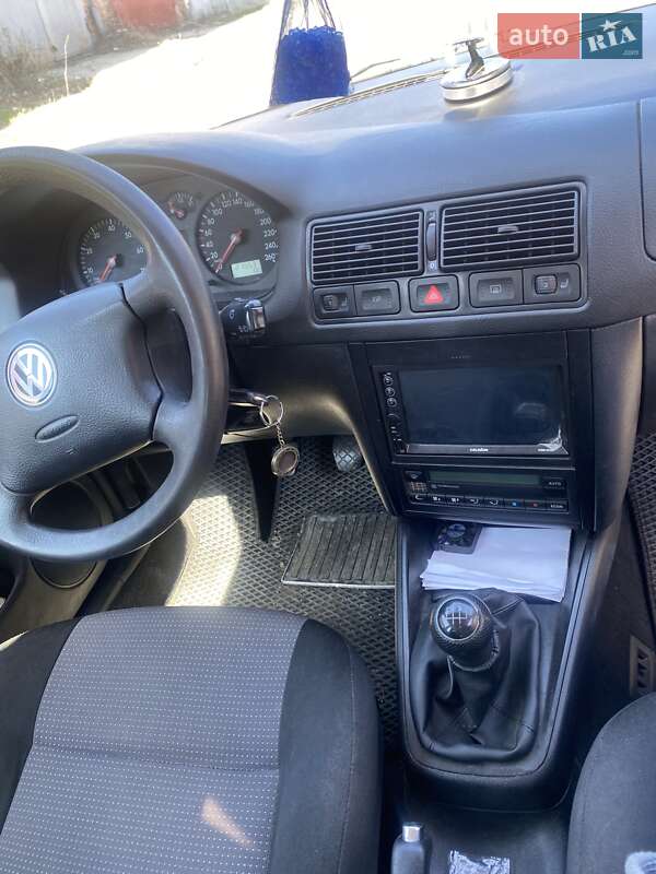 Універсал Volkswagen Golf 2002 в Хмельницькому