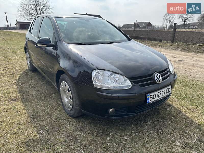 Хэтчбек Volkswagen Golf 2006 в Лановцах
