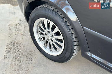 Хетчбек Volkswagen Golf 2001 в 