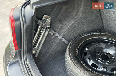 Хетчбек Volkswagen Golf 2001 в 