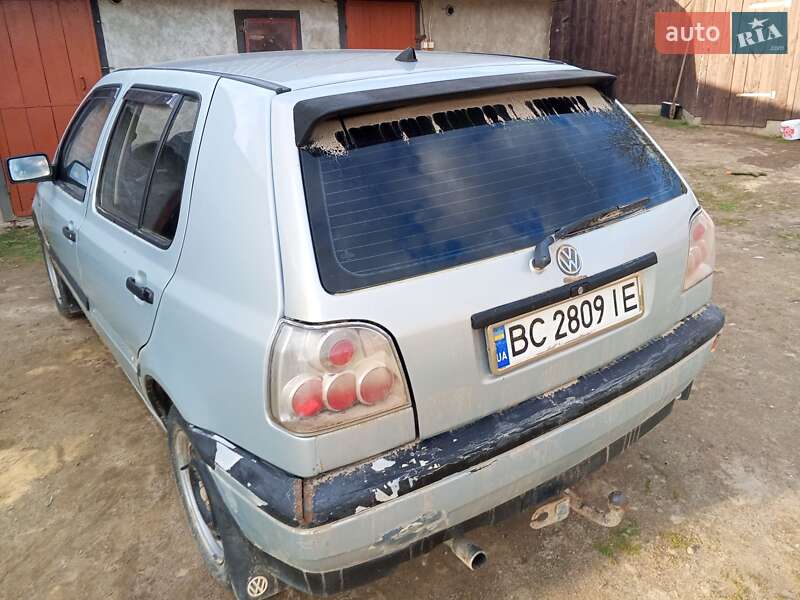 Хэтчбек Volkswagen Golf 1997 в Яворове
