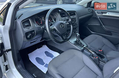 Хэтчбек Volkswagen Golf 2016 в 