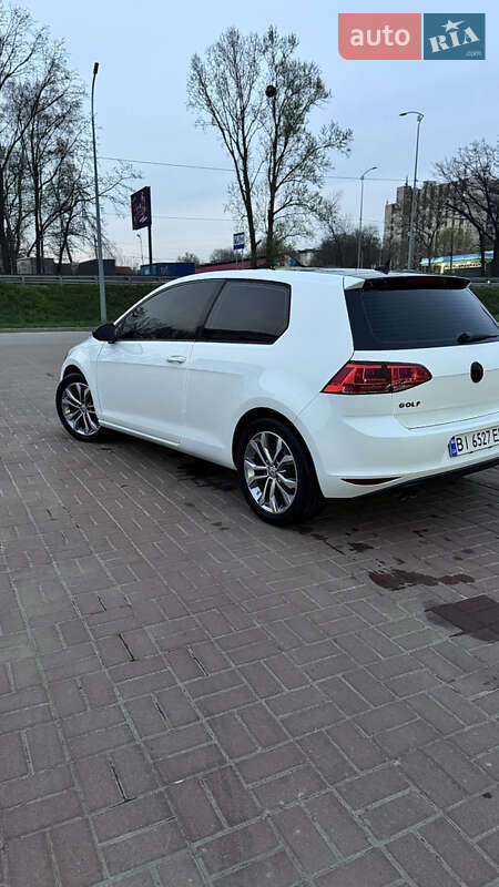 Хэтчбек Volkswagen Golf 2015 в Полтаве