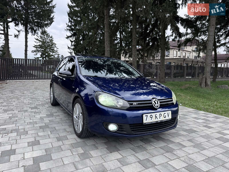 Хэтчбек Volkswagen Golf 2012 в Киеве