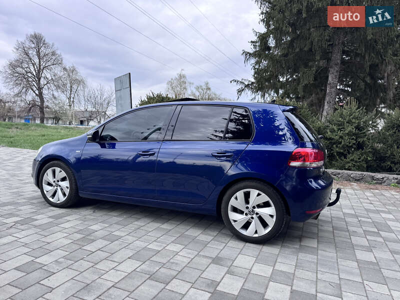Хэтчбек Volkswagen Golf 2012 в Киеве