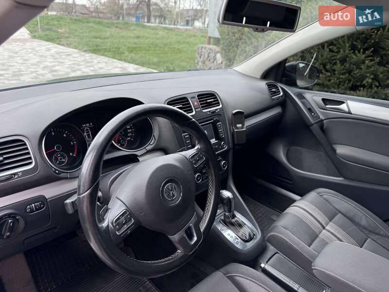 Хэтчбек Volkswagen Golf 2012 в Киеве