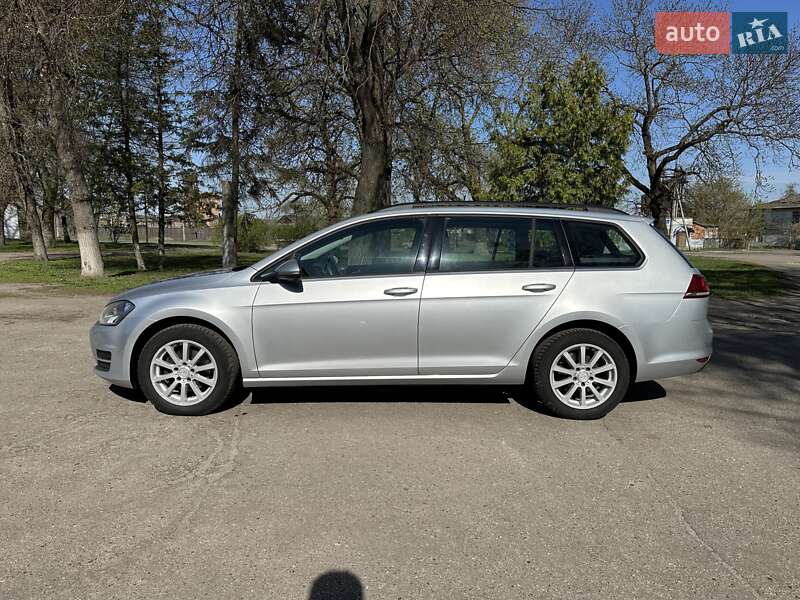 Універсал Volkswagen Golf 2015 в Лебедині