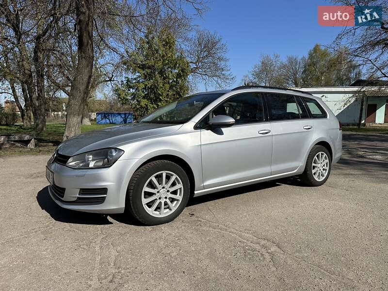 Універсал Volkswagen Golf 2015 в Лебедині