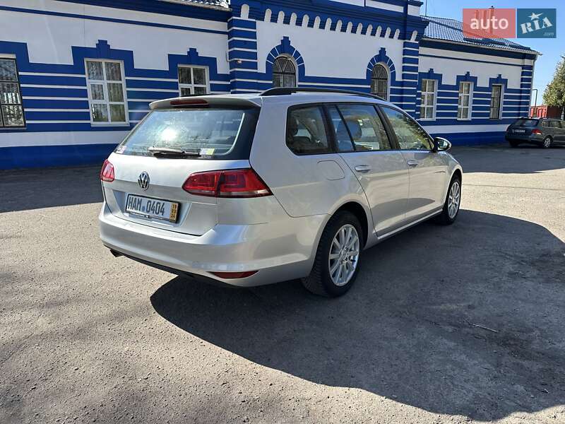 Універсал Volkswagen Golf 2015 в Лебедині
