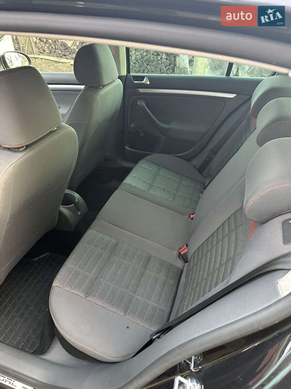 Хэтчбек Volkswagen Golf 2006 в Лановцах