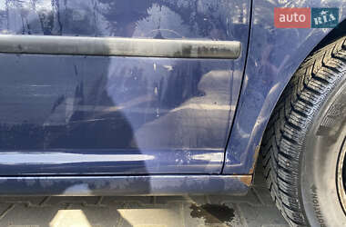Хетчбек Volkswagen Golf 2000 в 