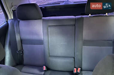 Хетчбек Volkswagen Golf 2000 в 