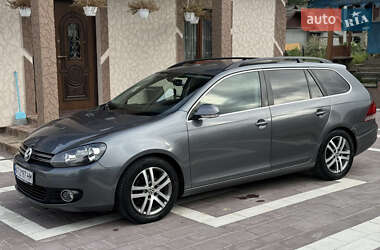 Хэтчбек Volkswagen Golf 2010 в 