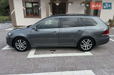 Хэтчбек Volkswagen Golf 2010 в 