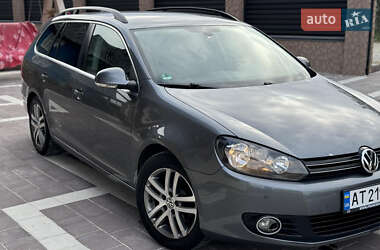 Хэтчбек Volkswagen Golf 2010 в 