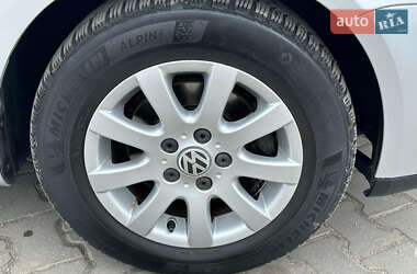 Хэтчбек Volkswagen Golf 2005 в 