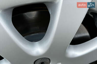 Хэтчбек Volkswagen Golf 2005 в 