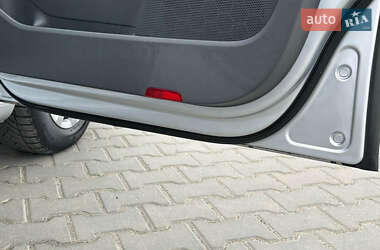 Хэтчбек Volkswagen Golf 2005 в 