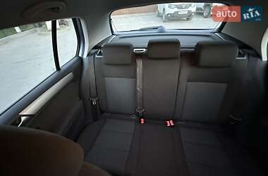 Хэтчбек Volkswagen Golf 2010 в 