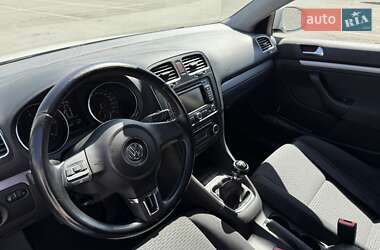 Универсал Volkswagen Golf 2010 в 