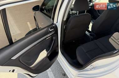 Универсал Volkswagen Golf 2010 в 