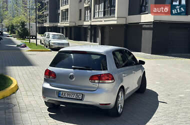 Хетчбек Volkswagen Golf 2012 в 