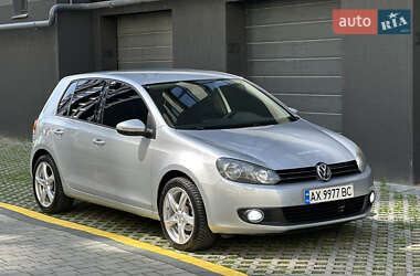 Хетчбек Volkswagen Golf 2012 в 