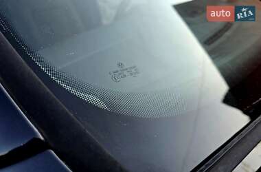Хэтчбек Volkswagen Golf 2005 в 
