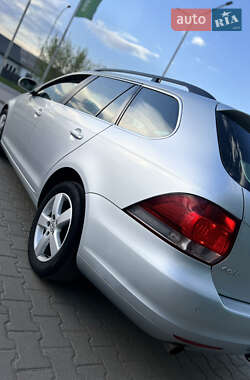 Універсал Volkswagen Golf 2011 в 