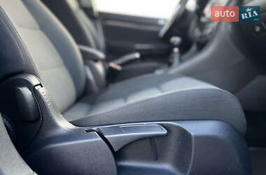Універсал Volkswagen Golf 2011 в 
