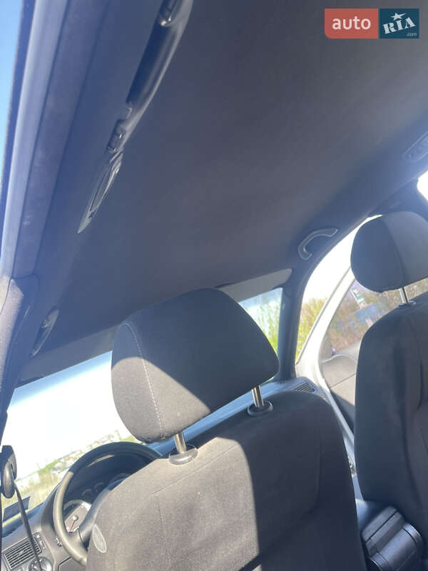 Универсал Volkswagen Golf 2003 в Ровно