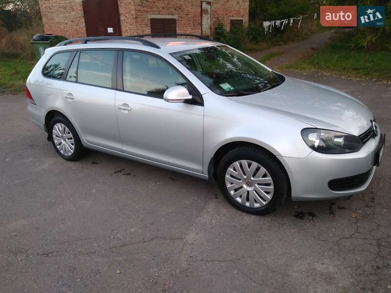 Универсал Volkswagen Golf 2011 в 