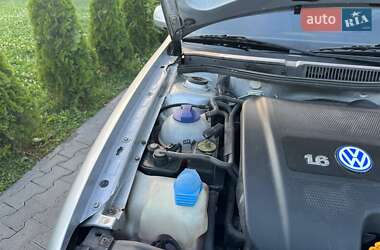 Хетчбек Volkswagen Golf 2001 в 