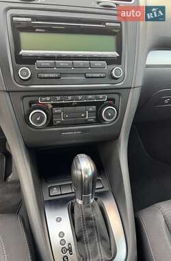Хетчбек Volkswagen Golf 2010 в 