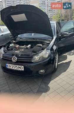 Хетчбек Volkswagen Golf 2010 в 