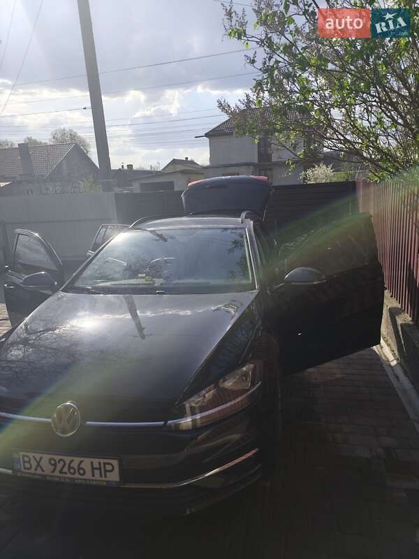 Универсал Volkswagen Golf 2017 в Шепетовке