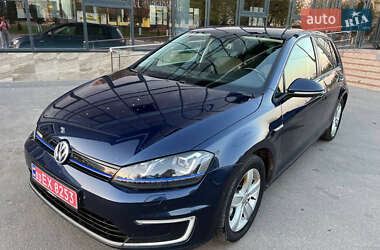Хэтчбек Volkswagen Golf 2015 в 