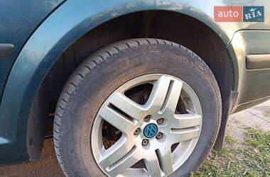 Універсал Volkswagen Golf 2002 в 
